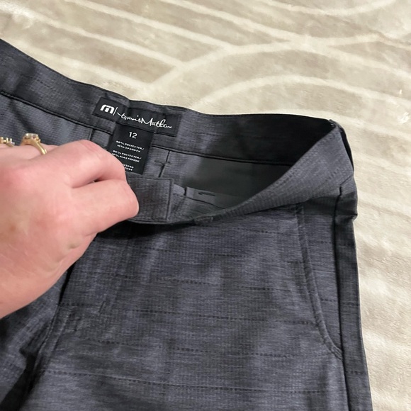 Travis Mathew Kids Golf Shorts 12 - Picture 2 of 4